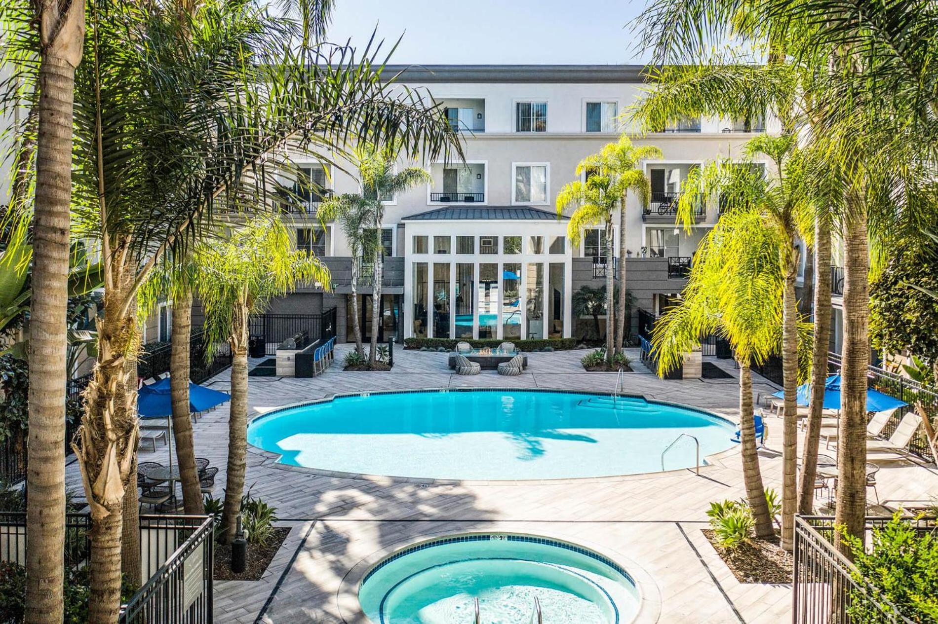 Appartamento Luxe Marina Del Rey Apartment,parking, Gym, Pool, Jacuzzi,bbq *