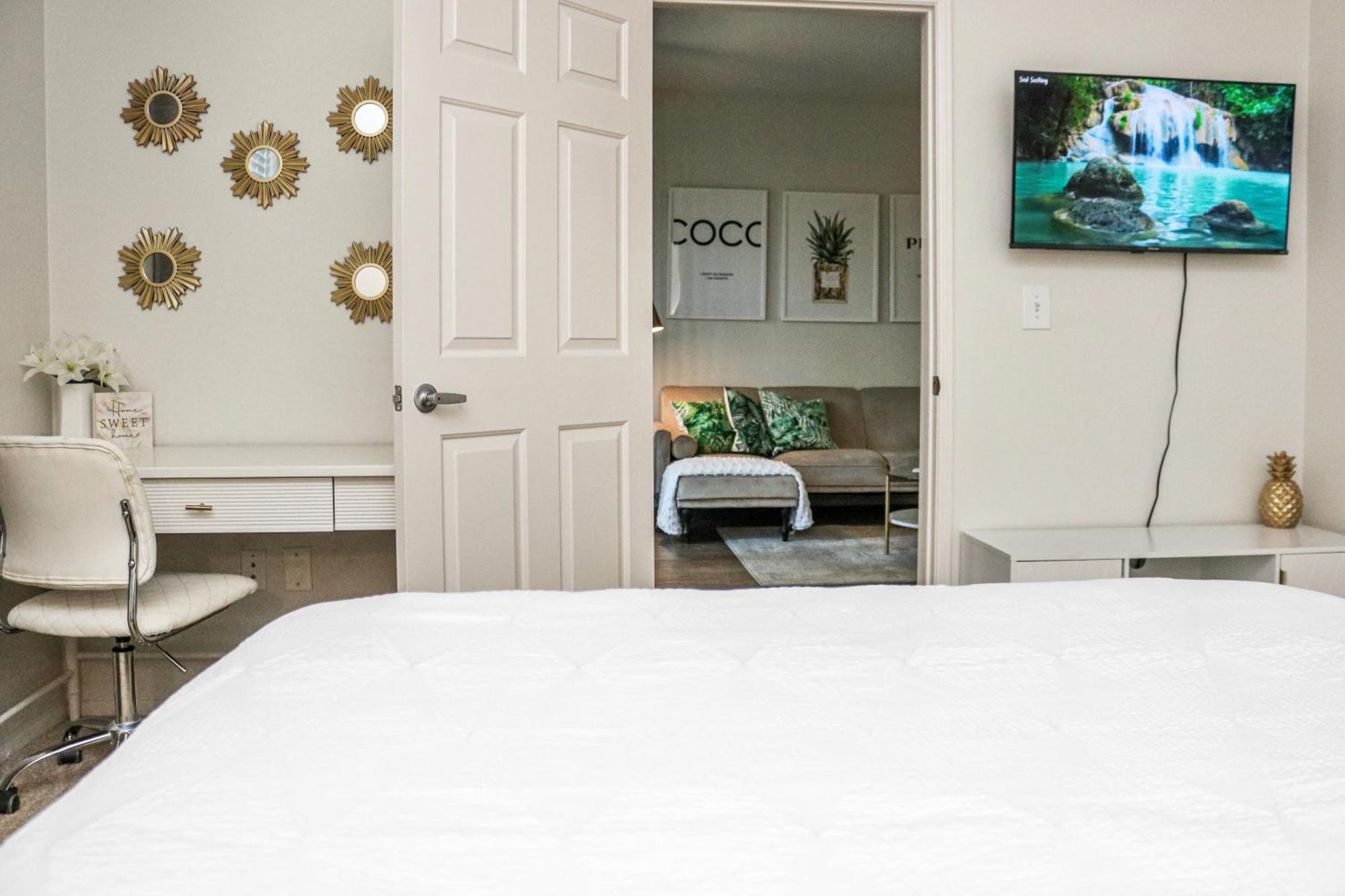 Appartamento Luxe Marina Del Rey Apartment,parking, Gym, Pool, Jacuzzi,bbq *